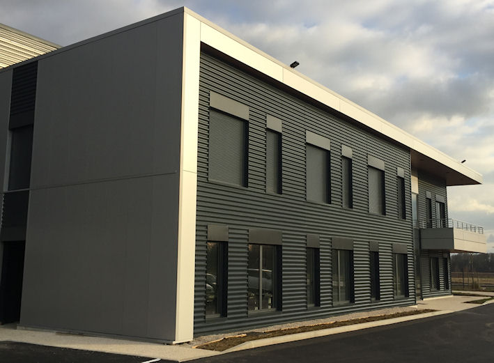 Tablier volets roulants simple paroi micro perforé vue extérieure
